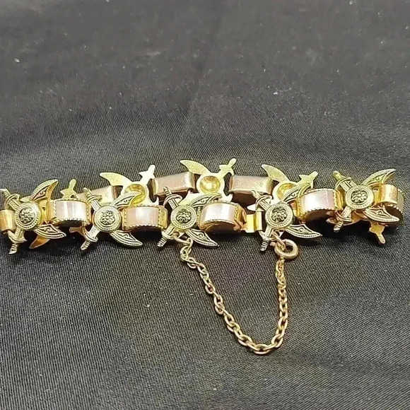 Spanish 7" Crossed swords mother of pearl gold tone Bracelet - Picture 1 of 1